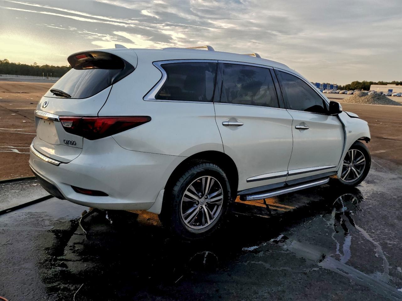 2018 Infiniti Qx60 - Image 3