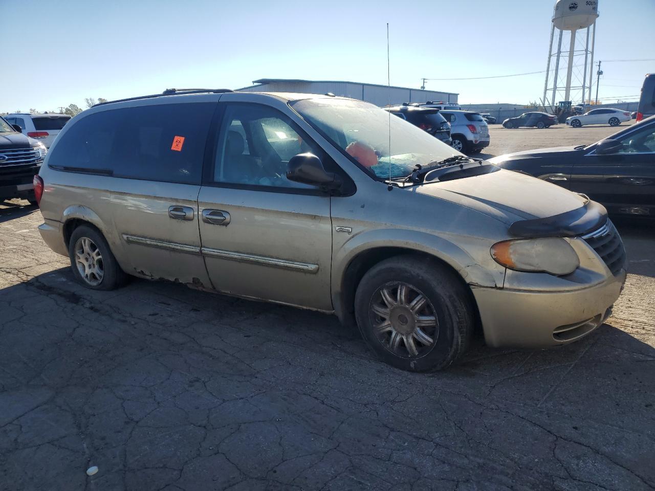 2005 Chrysler Town & Country Touring - Фото 4