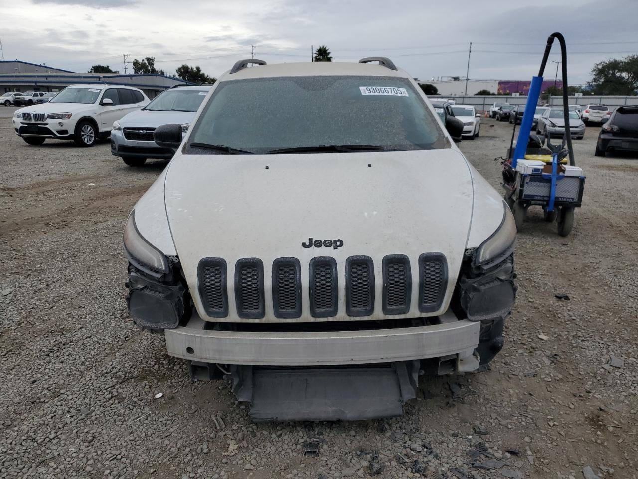 2017 Jeep Cherokee Sport - Фото 5