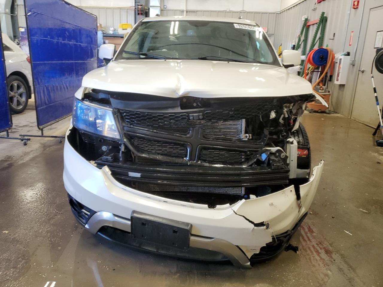 2017 Dodge Journey Crossroad - Image 5