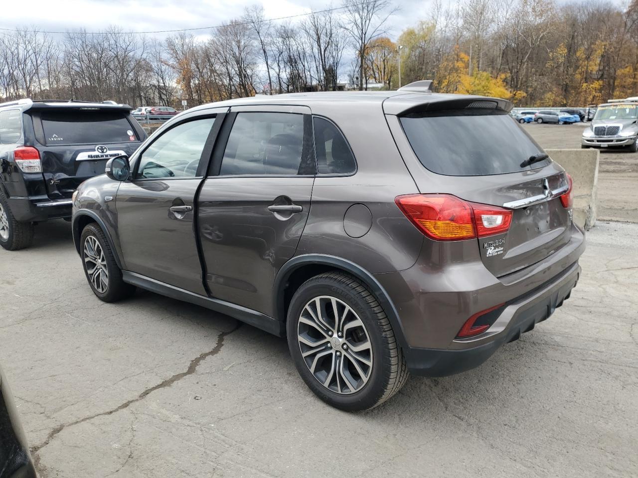 2018 Mitsubishi Outlander Sport Es - Фото 2