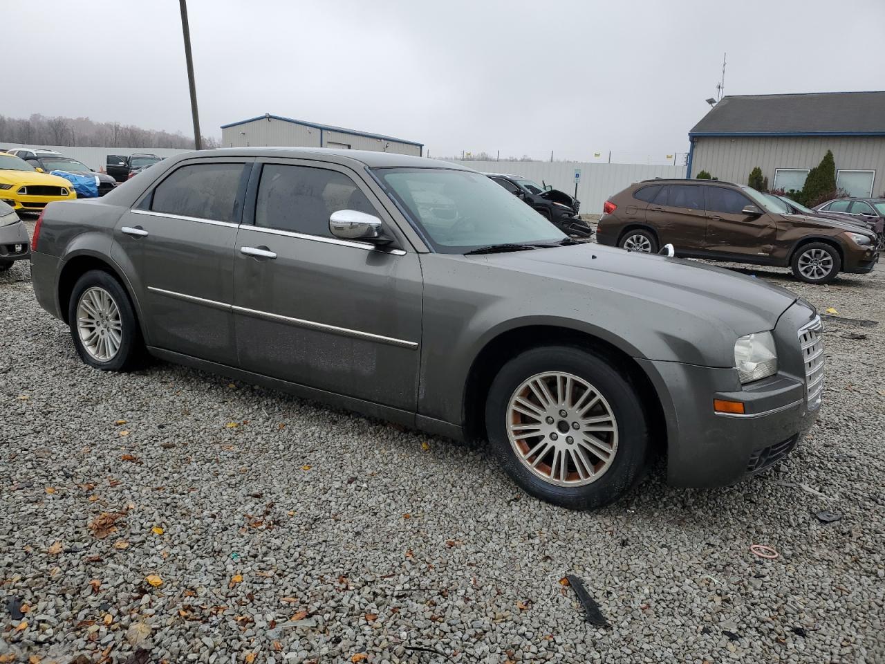 2010 Chrysler 300 Touring - Image 4