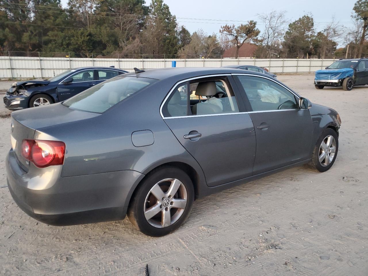 2009 Volkswagen Jetta Se - Image 3