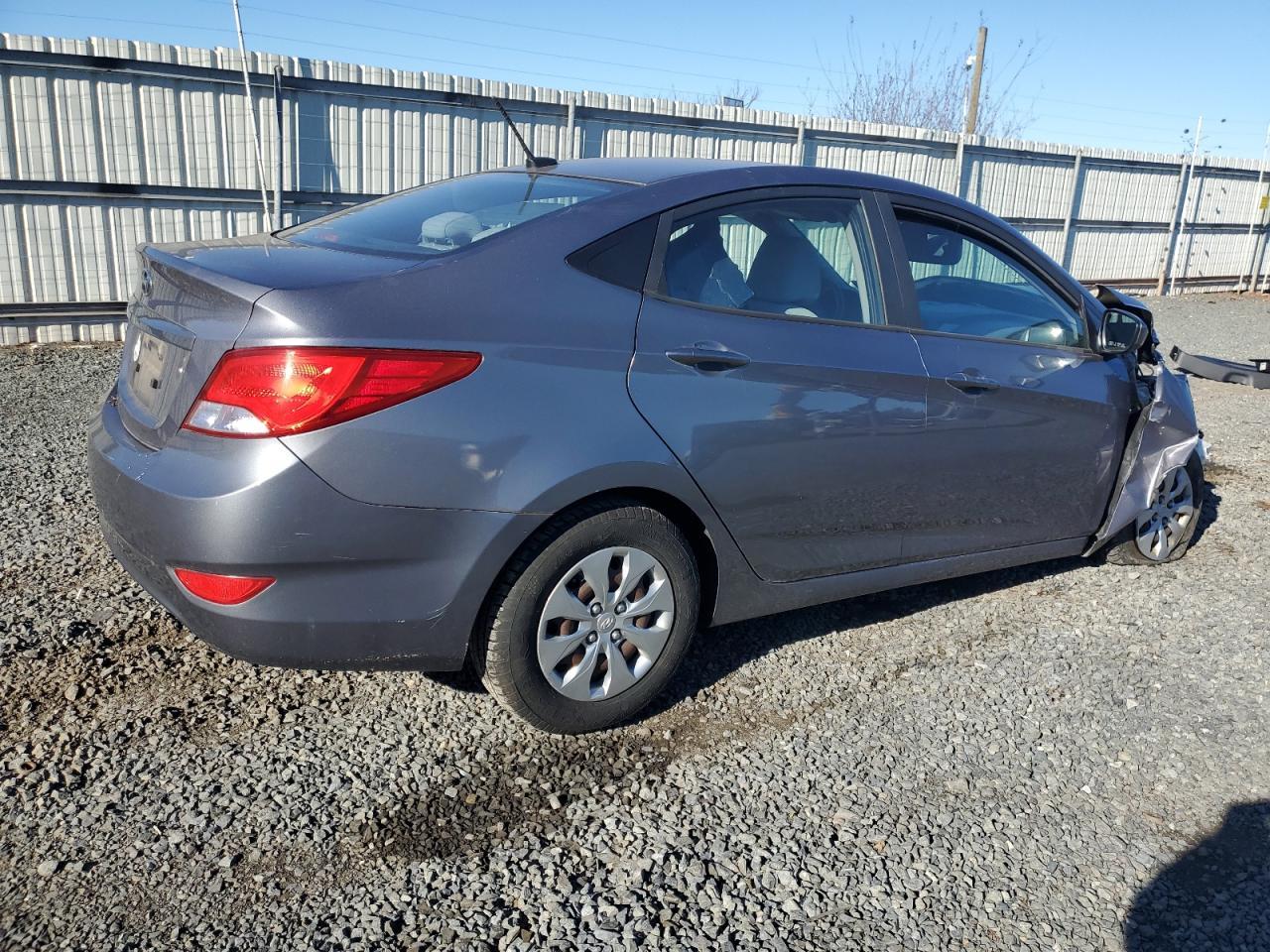 2017 Hyundai Accent Se - Фото 3