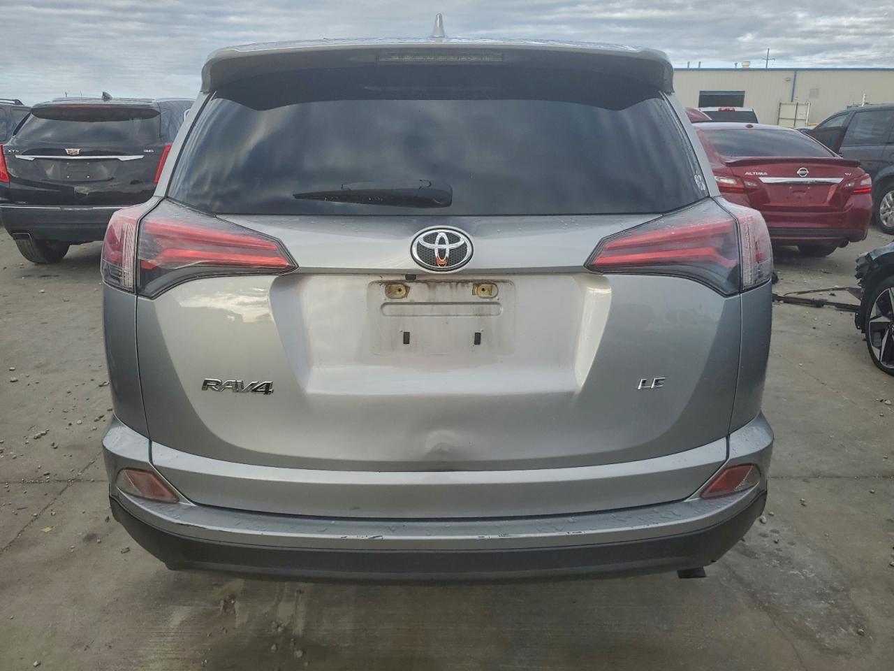2018 Toyota Rav4 Le - Image 6