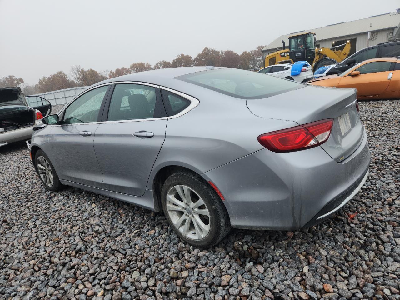 2015 Chrysler 200 Limited - Фото 2