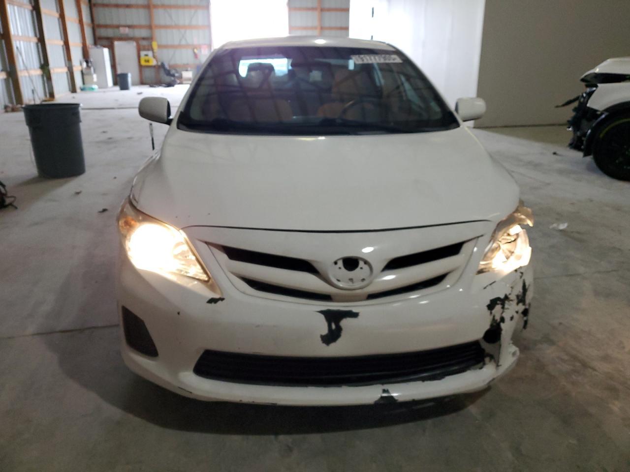 2011 Toyota Corolla Base - Фото 5