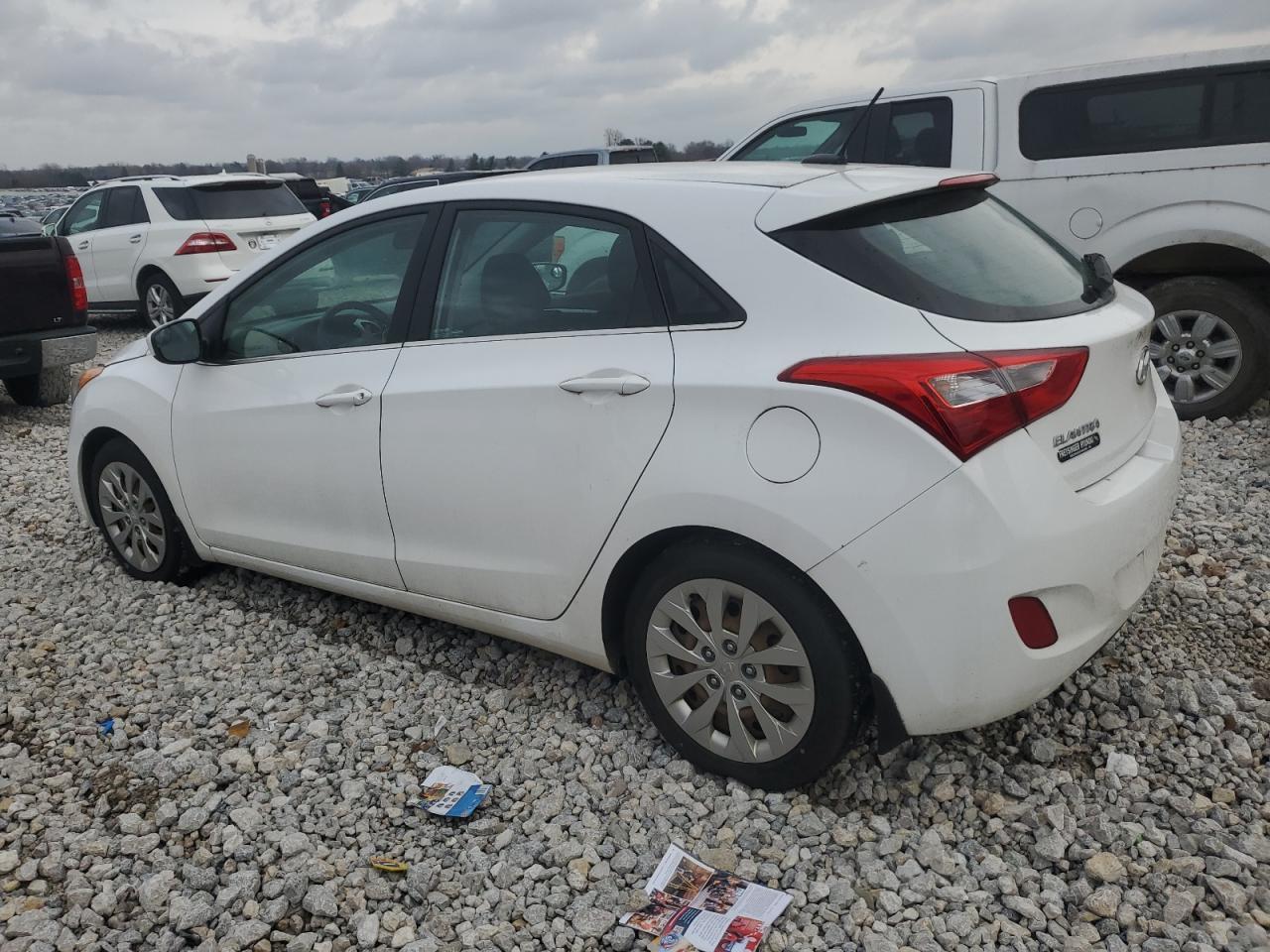 2016 Hyundai Elantra Gt Base - Фото 2