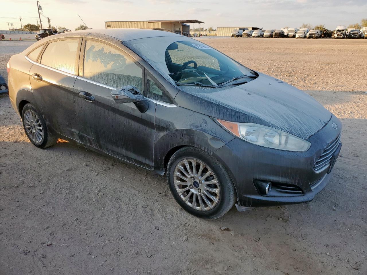 2015 Ford Fiesta Titanium - Фото 4