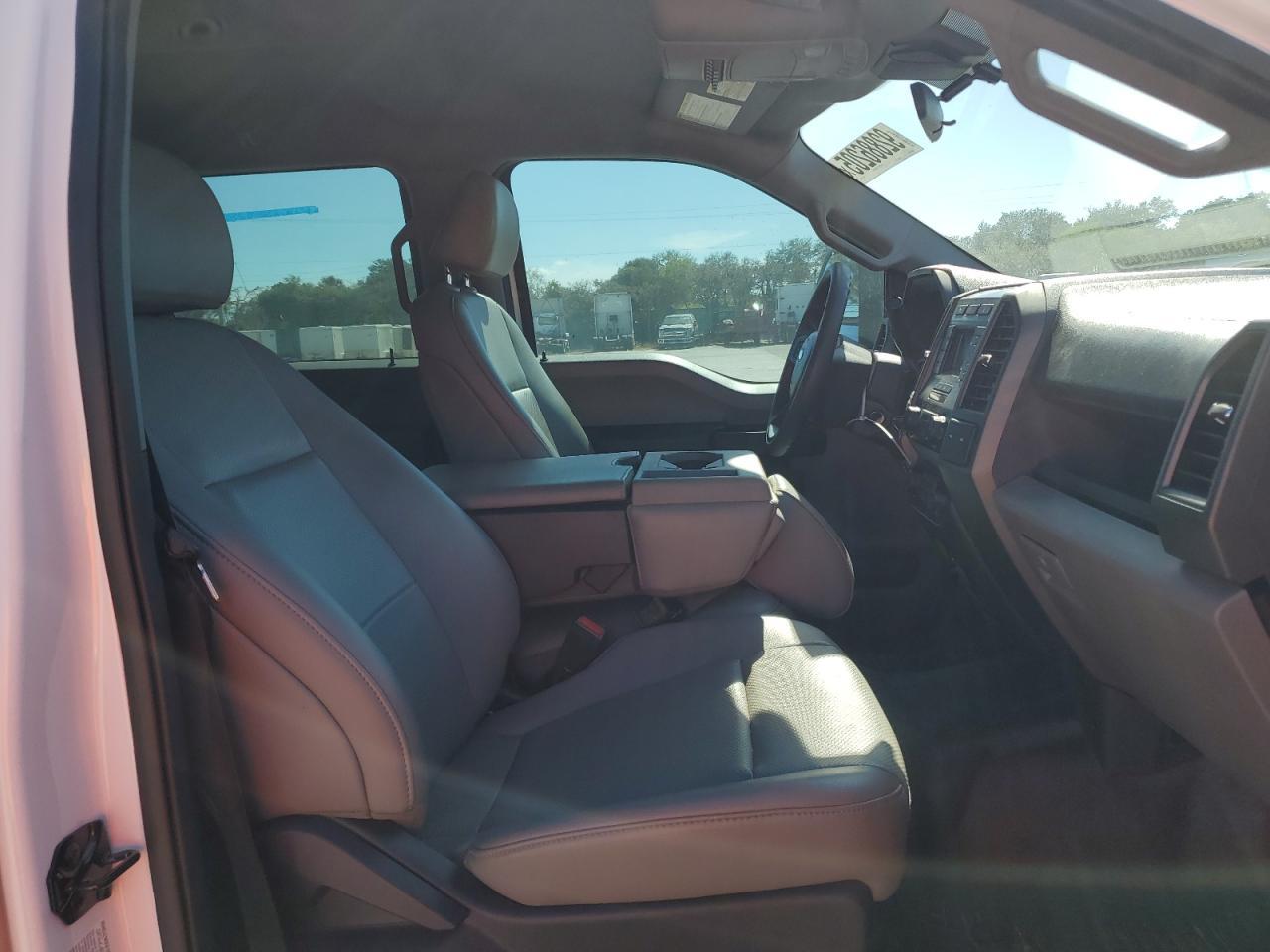 2022 Ford F450 Super Duty - Фото 5