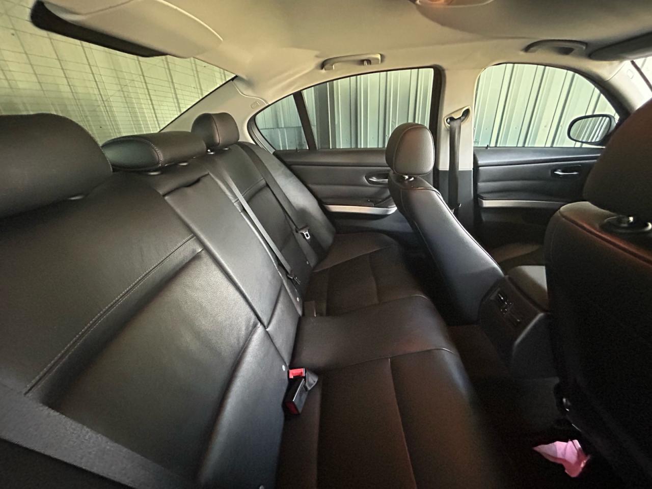 2011 BMW 328 Xi Sulev - Image 6