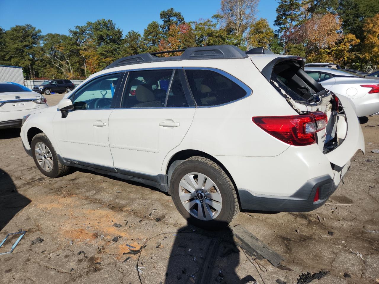 2018 Subaru Outback 2.5I Premium - Фото 2