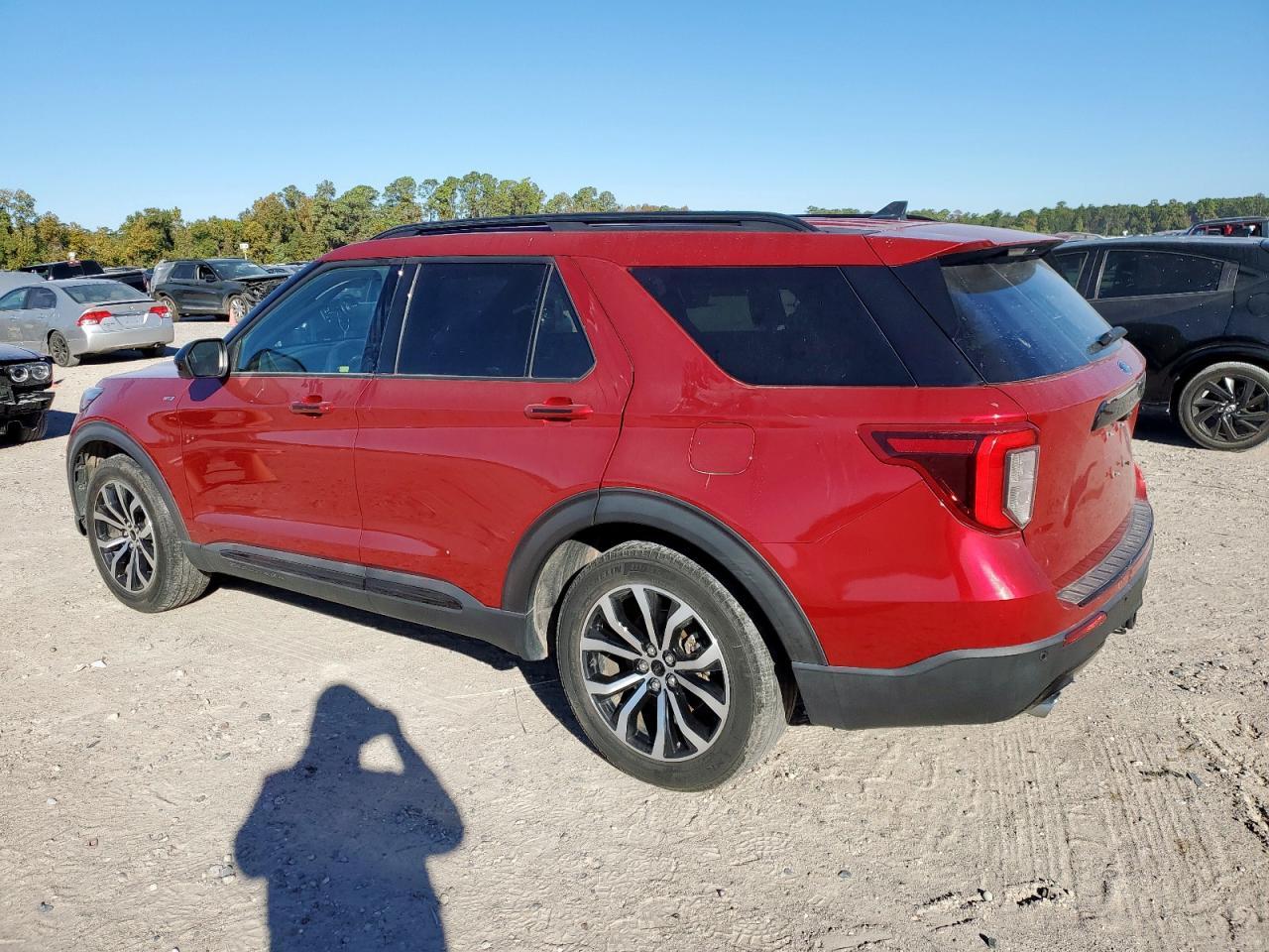2022 Ford Explorer St-Line - Image 2