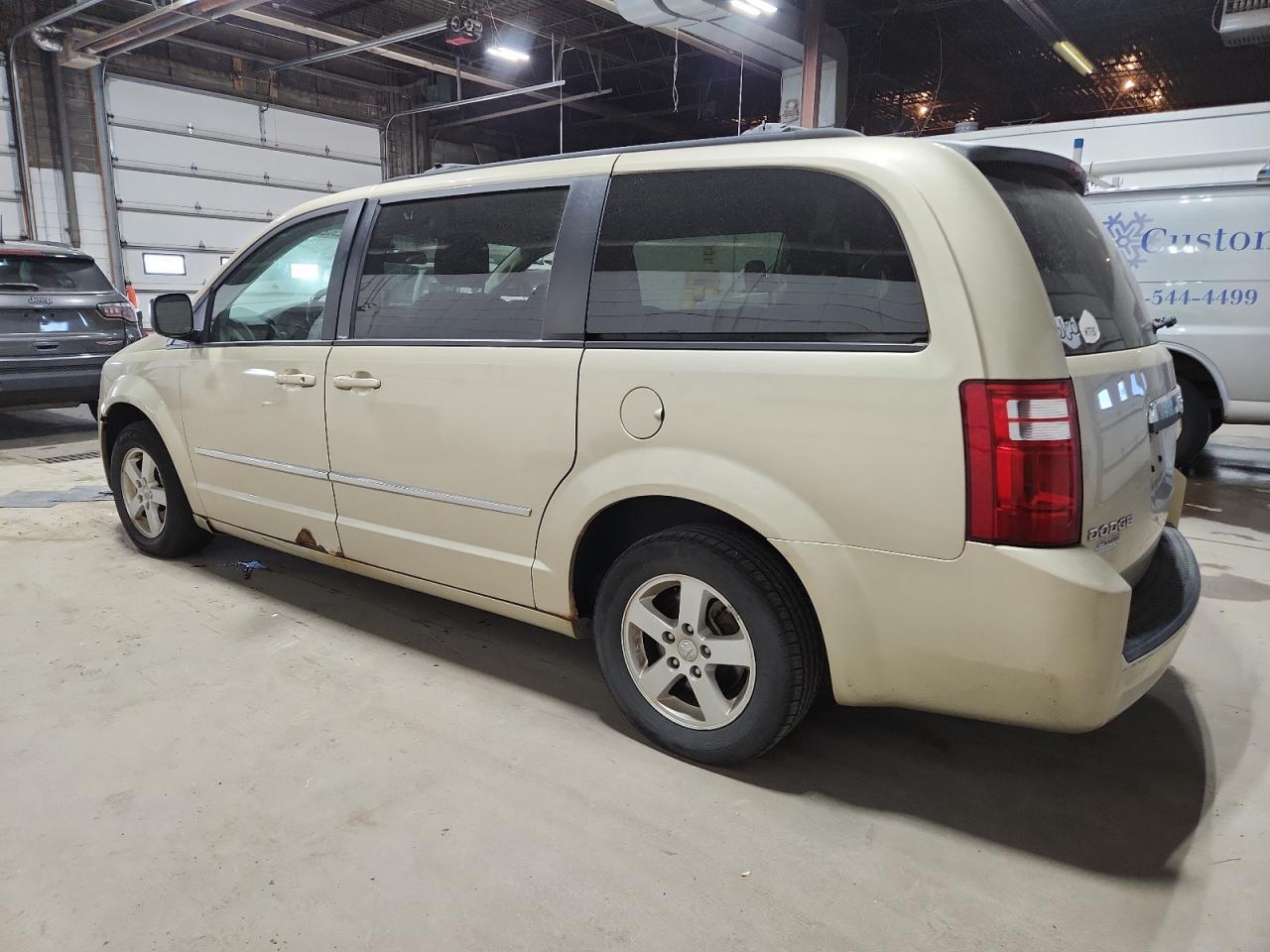 2010 Dodge Grand Caravan Sxt - Фото 2