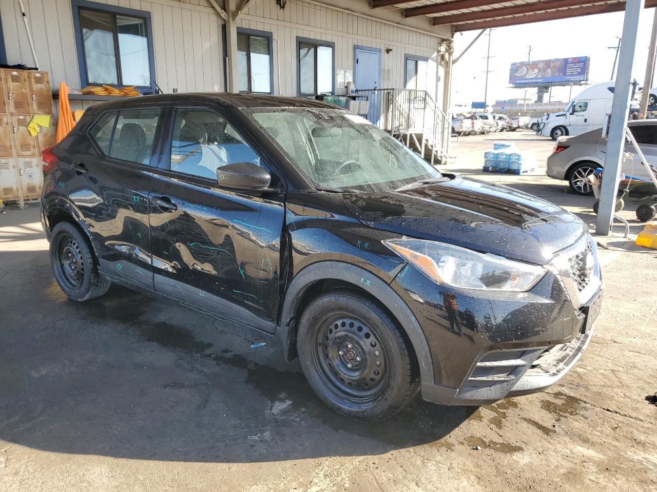 2020 Nissan Kicks S - Фото 4