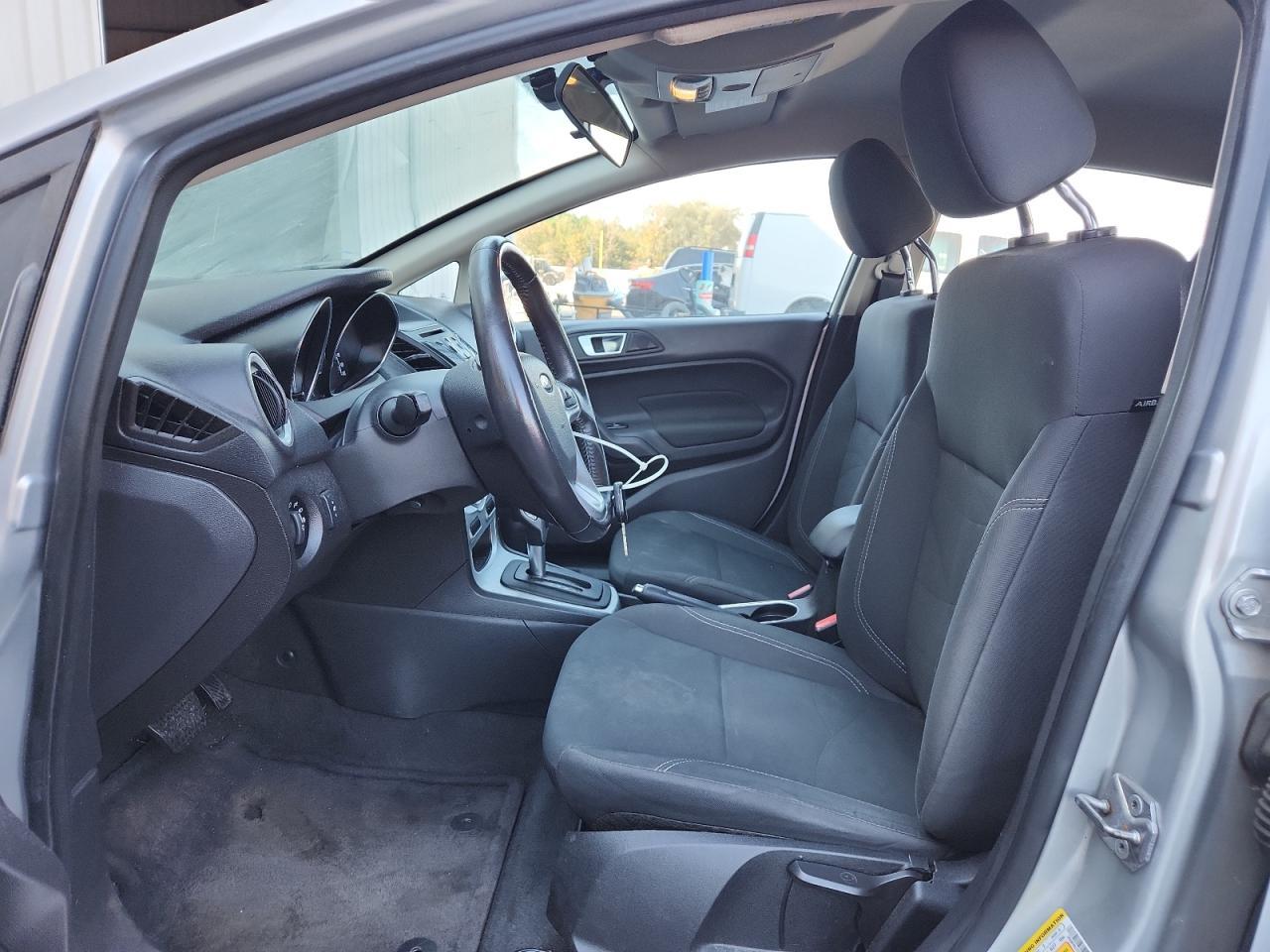 2016 Ford Fiesta Se - Фото 7