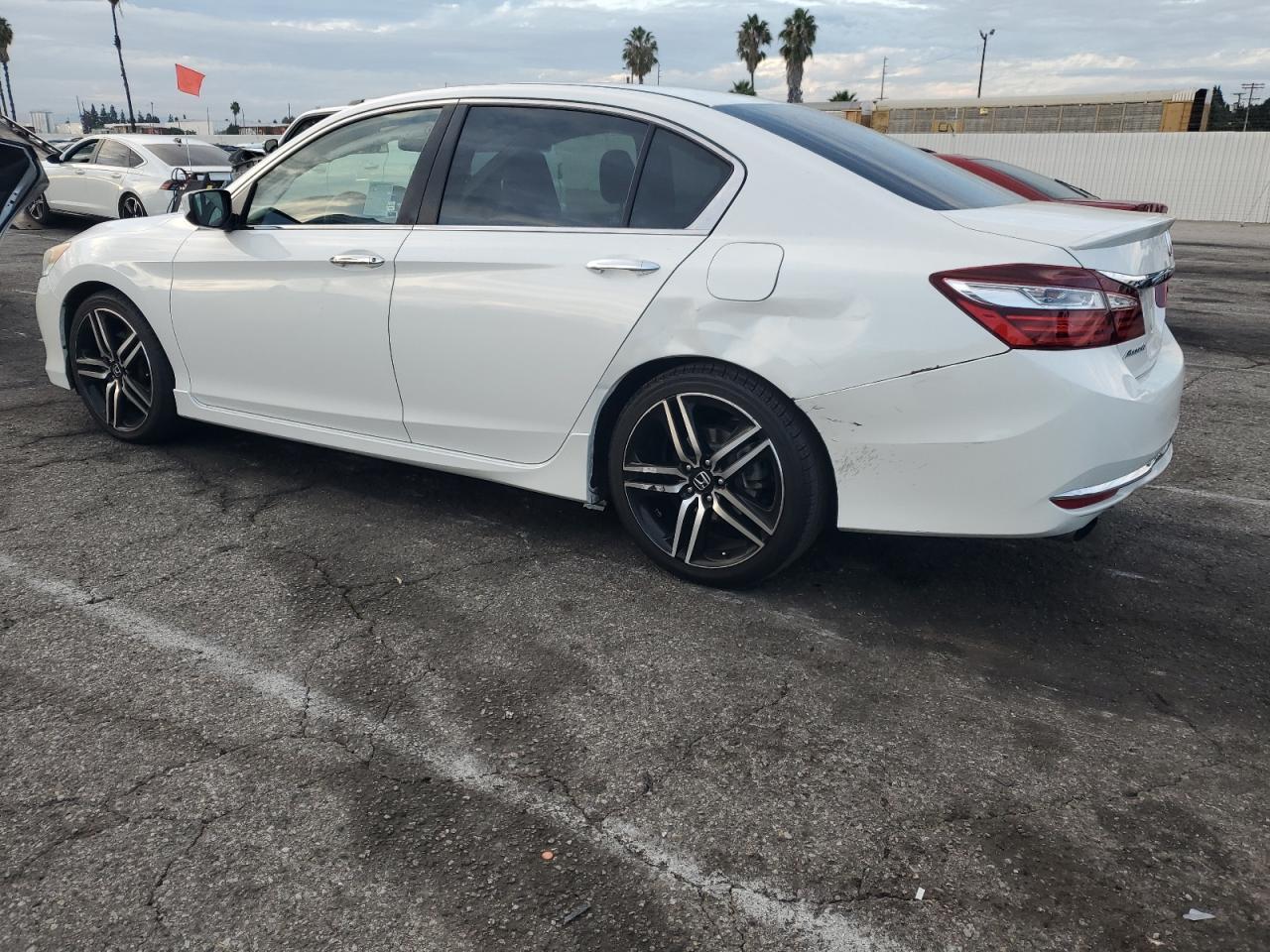 2017 Honda Accord Sport - Фото 2