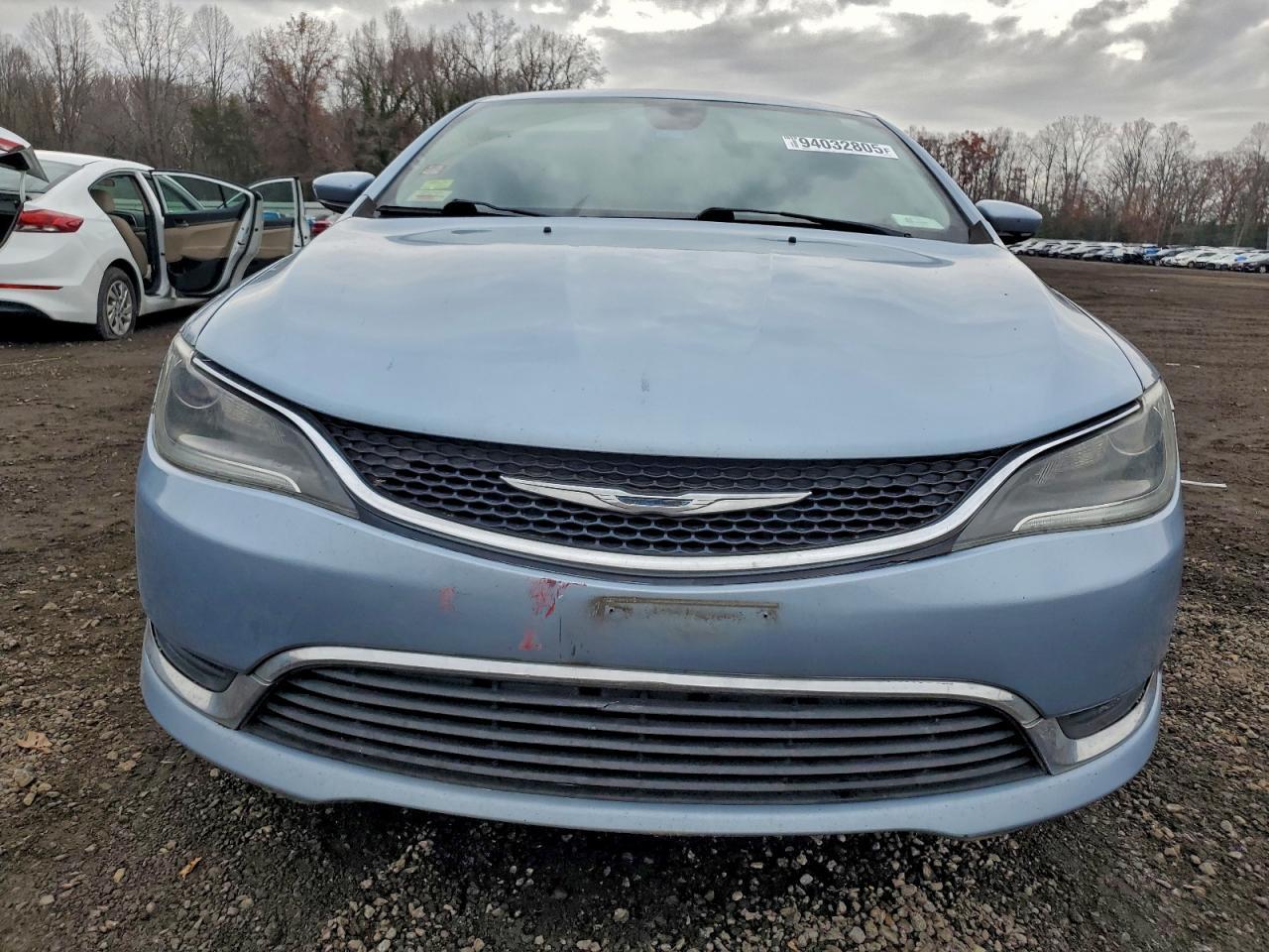 2015 Chrysler 200 Limited - Image 5