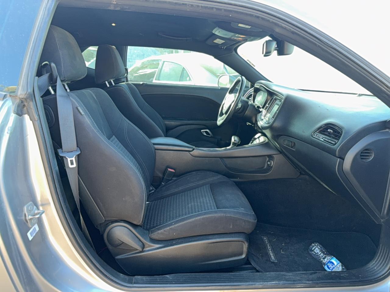 2015 Dodge Challenger Sxt - Image 5