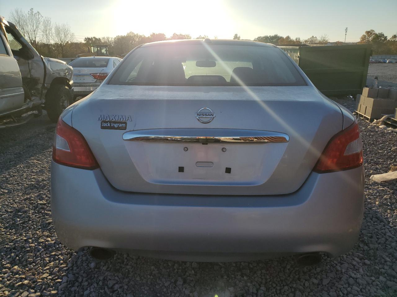 2011 Nissan Maxima S - Image 6