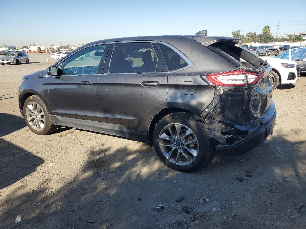 2018 Ford Edge Titanium - Фото 2