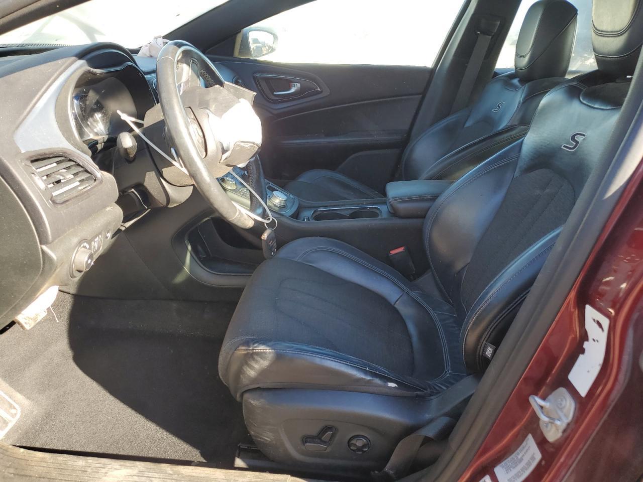 2015 Chrysler 200 S - Image 7