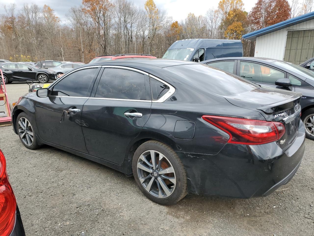 2017 Nissan Altima 2.5 - Фото 2