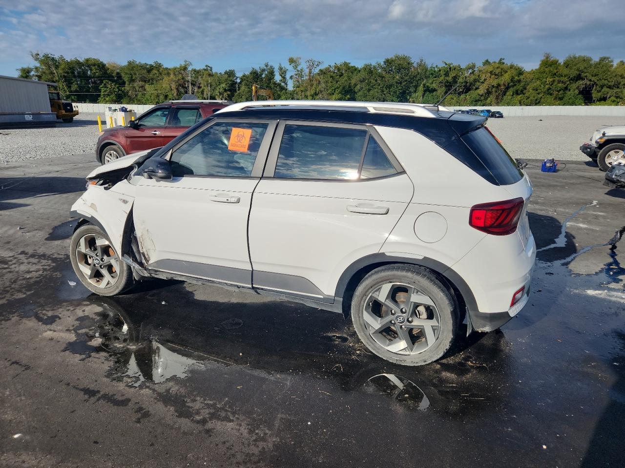 2023 Hyundai Venue Sel - Image 2