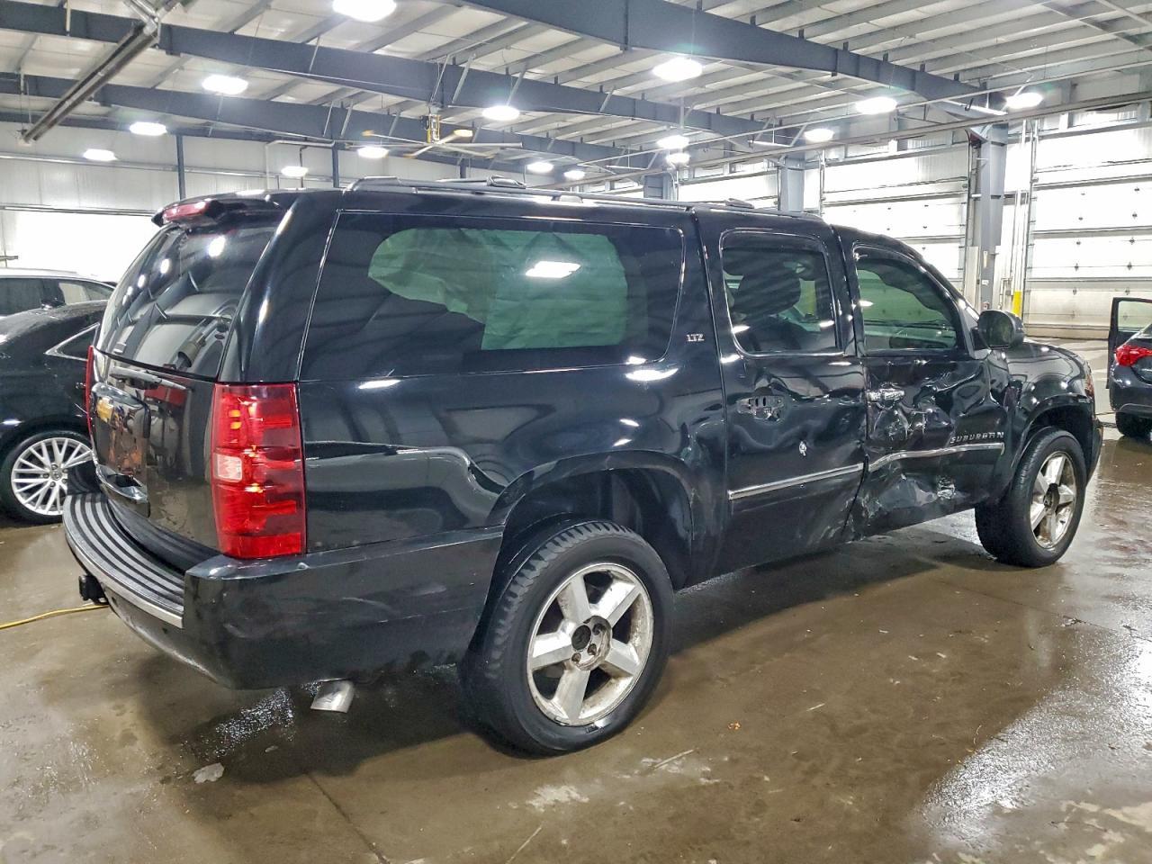 2013 Chevrolet Suburban K1500 Ltz - Фото 3