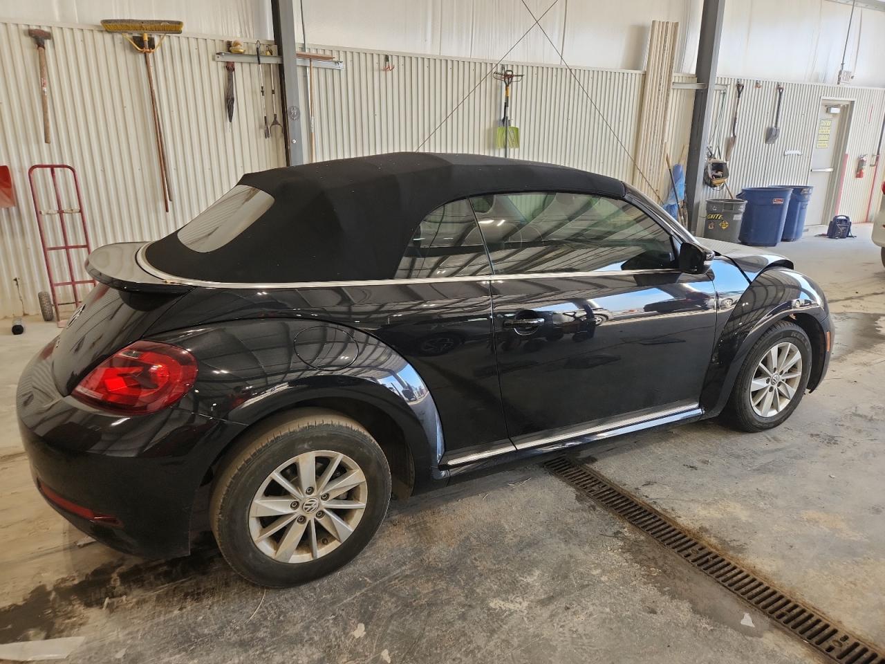 2019 Volkswagen Beetle S - Image 3