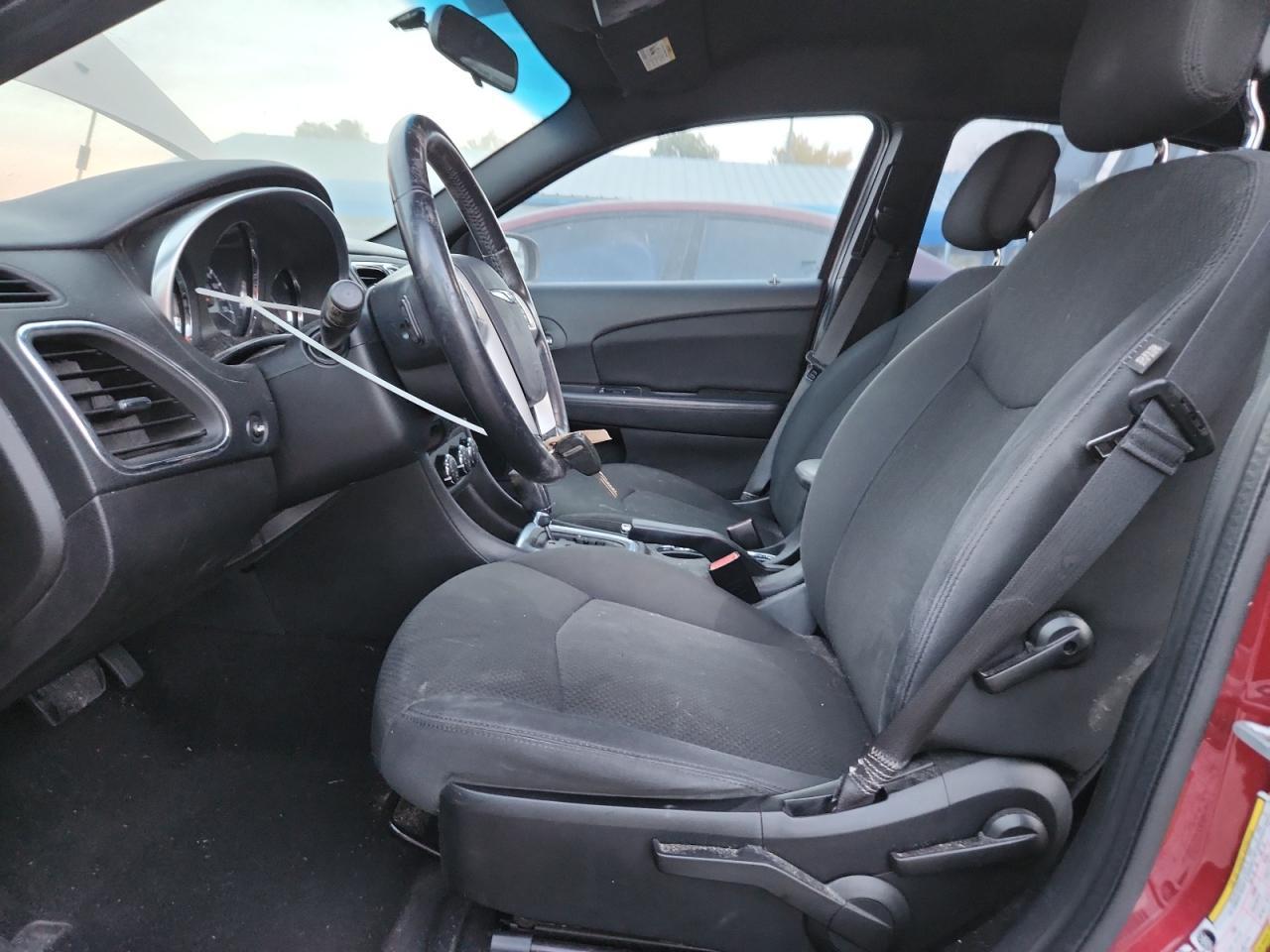2011 Chrysler 200 Touring - Фото 7