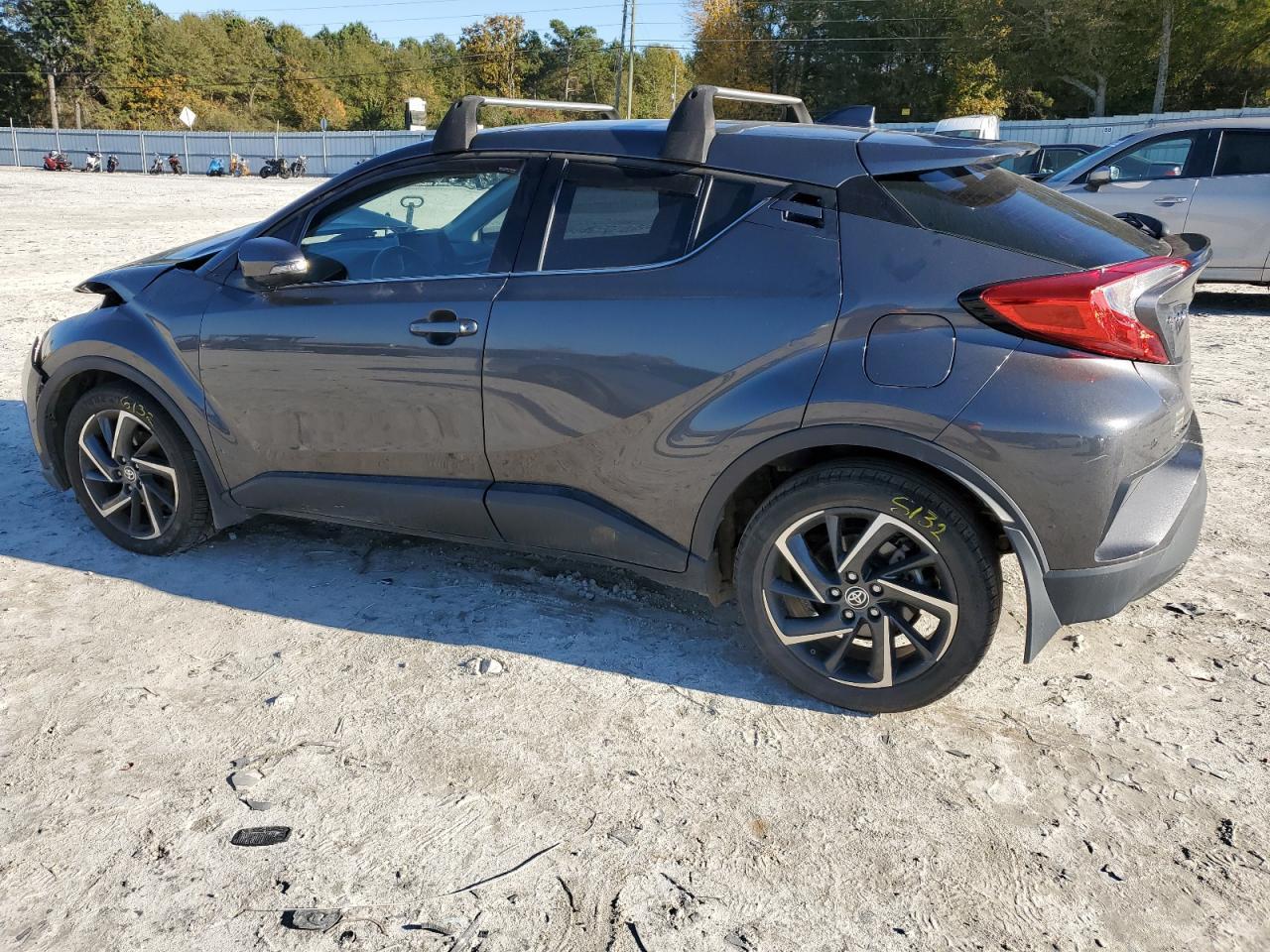 2022 Toyota C-Hr Xle - Image 2