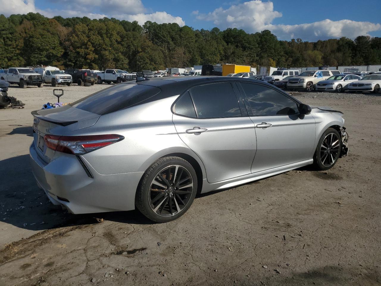 2018 Toyota Camry Xse - Фото 3