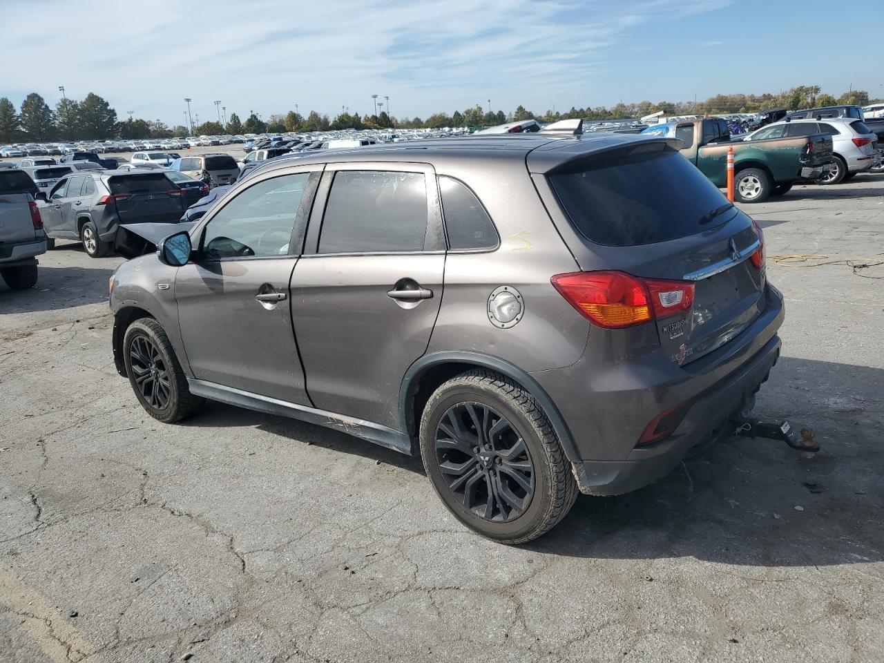 2018 Mitsubishi Outlander Sport Es - Image 2