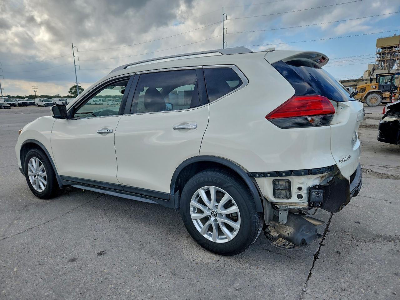 2017 Nissan Rogue S - Image 2