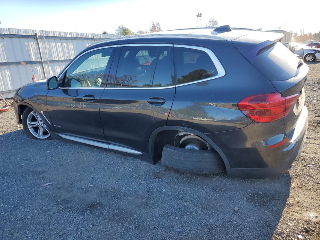 2018 BMW X3 xDrive30I - Фото 2