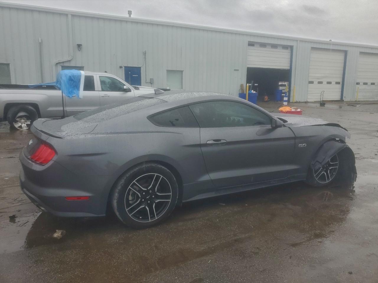 2021 Ford Mustang Gt - Фото 3