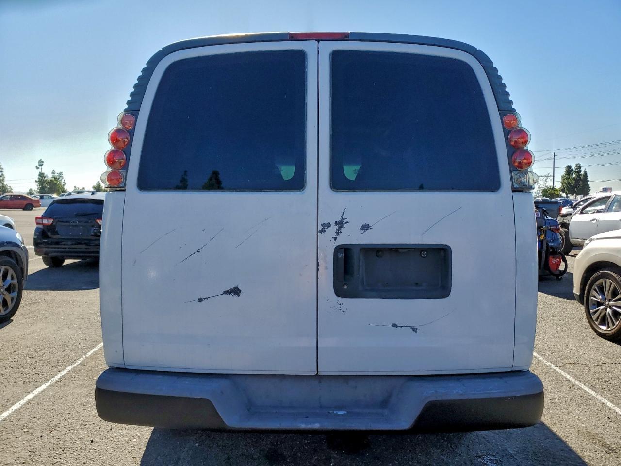 2001 Chevrolet Express 2500 Utility / Service Van - Фото 6