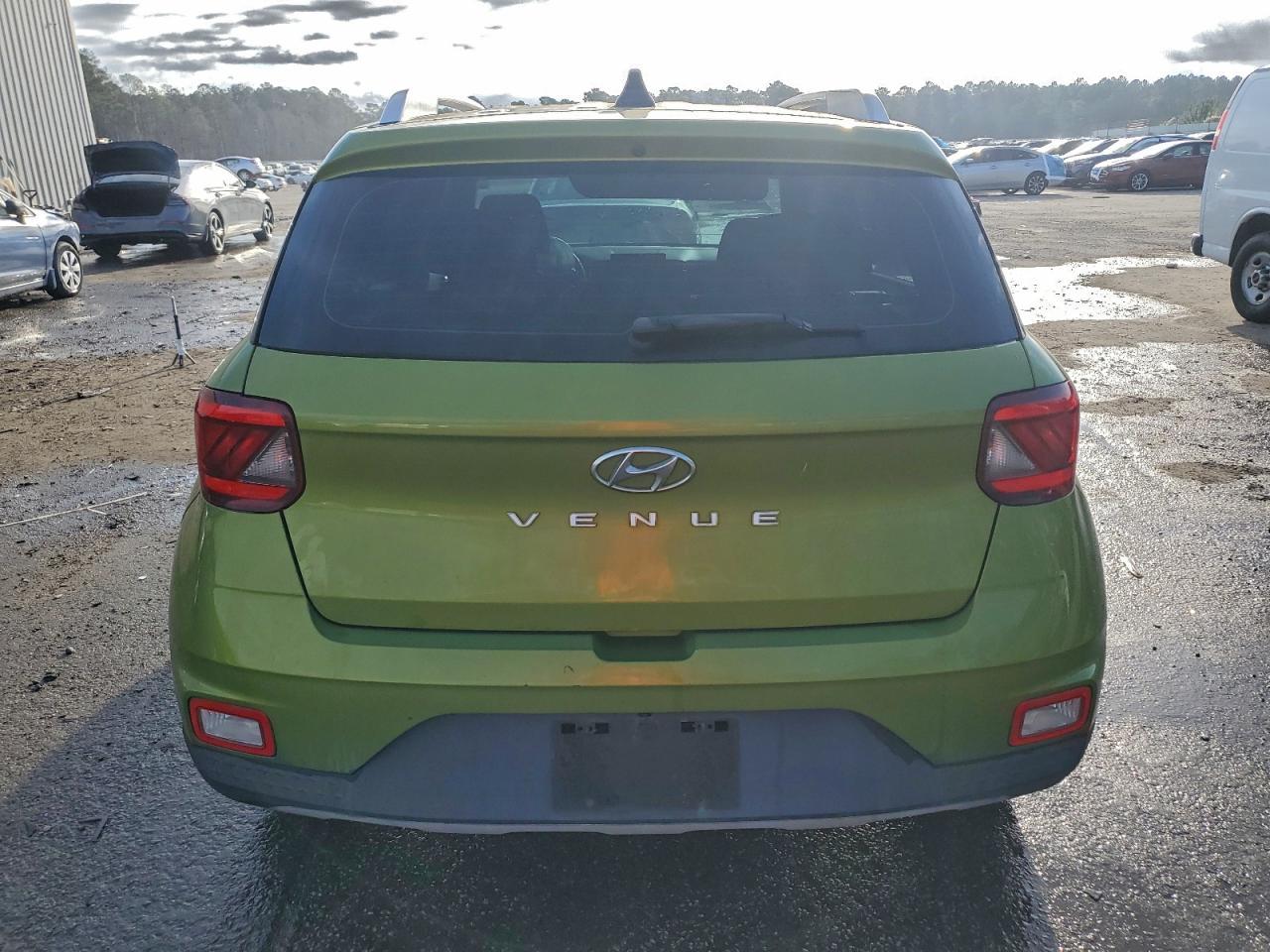 2020 Hyundai Venue Sel - Image 6