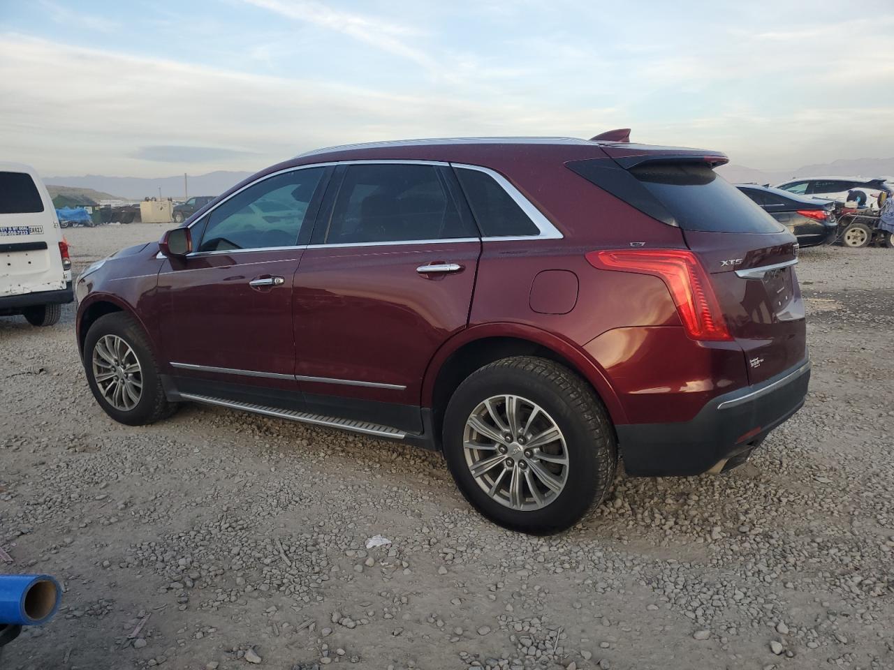 2017 Cadillac Xt5 Luxury - Фото 2
