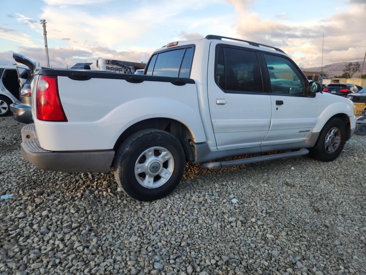 2001 Ford Explorer Sport Trac - Image 3
