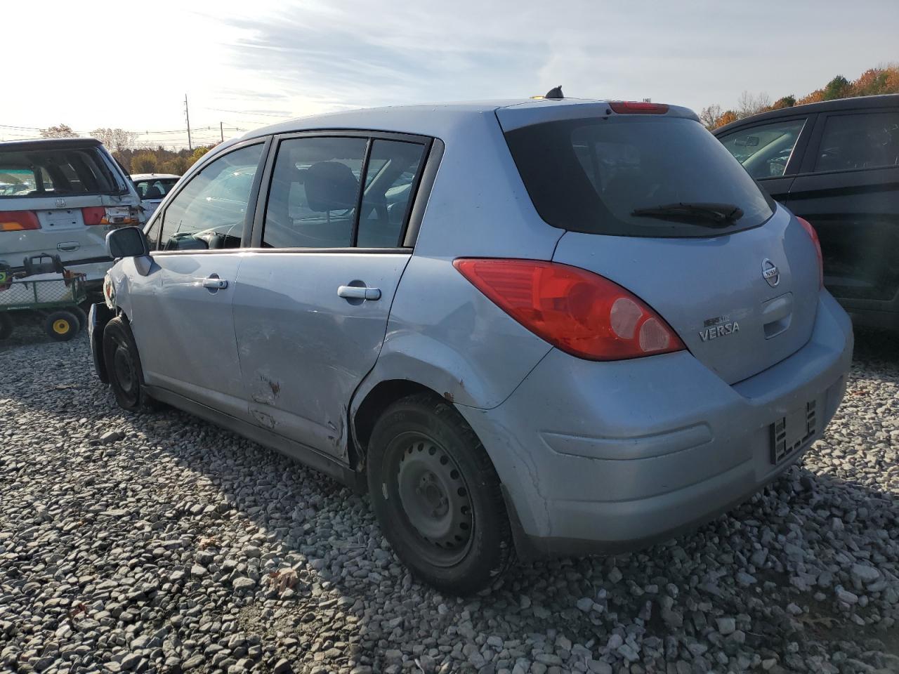 2009 Nissan Versa S - Фото 2