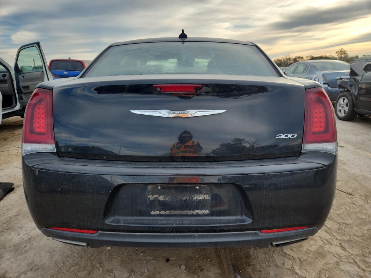2018 Chrysler 300 Touring - Фото 6
