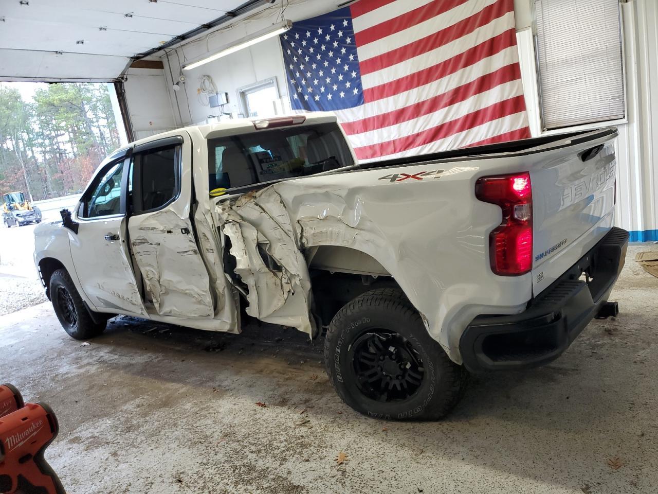 2019 Chevrolet Silverado K1500 - Фото 2