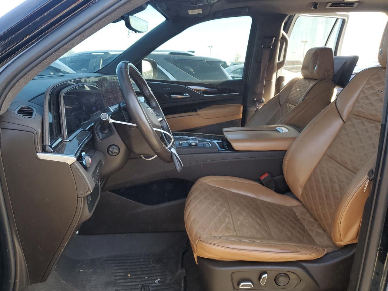 2023 Cadillac Escalade Premium Luxury - Image 7