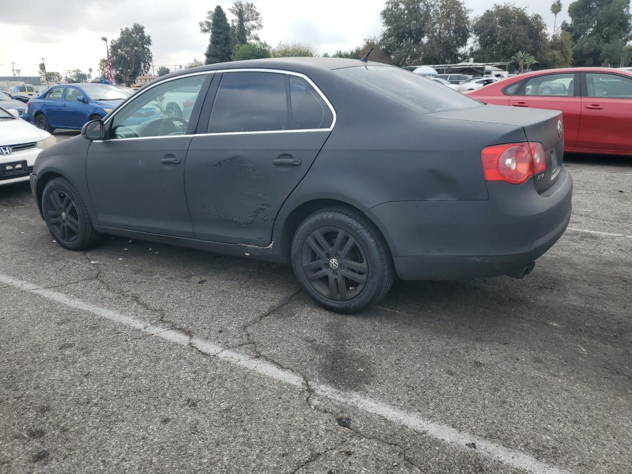 2007 Volkswagen Jetta Wolfsburg - Image 2