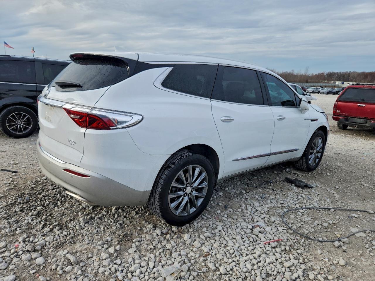 2022 Buick Enclave Premium - Фото 3