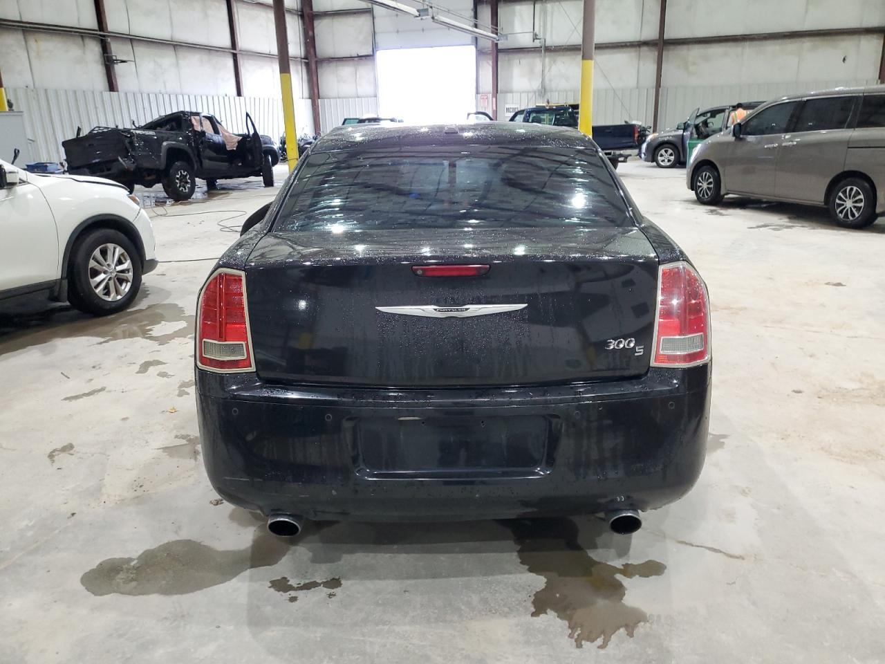 2013 Chrysler 300 S - Image 6