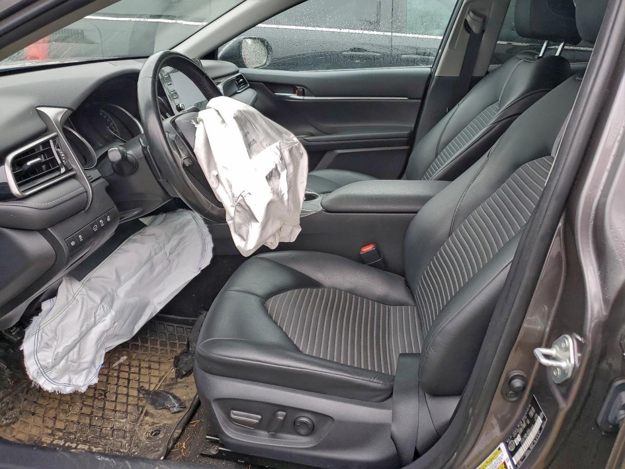 2022 Toyota Camry Se - Image 7