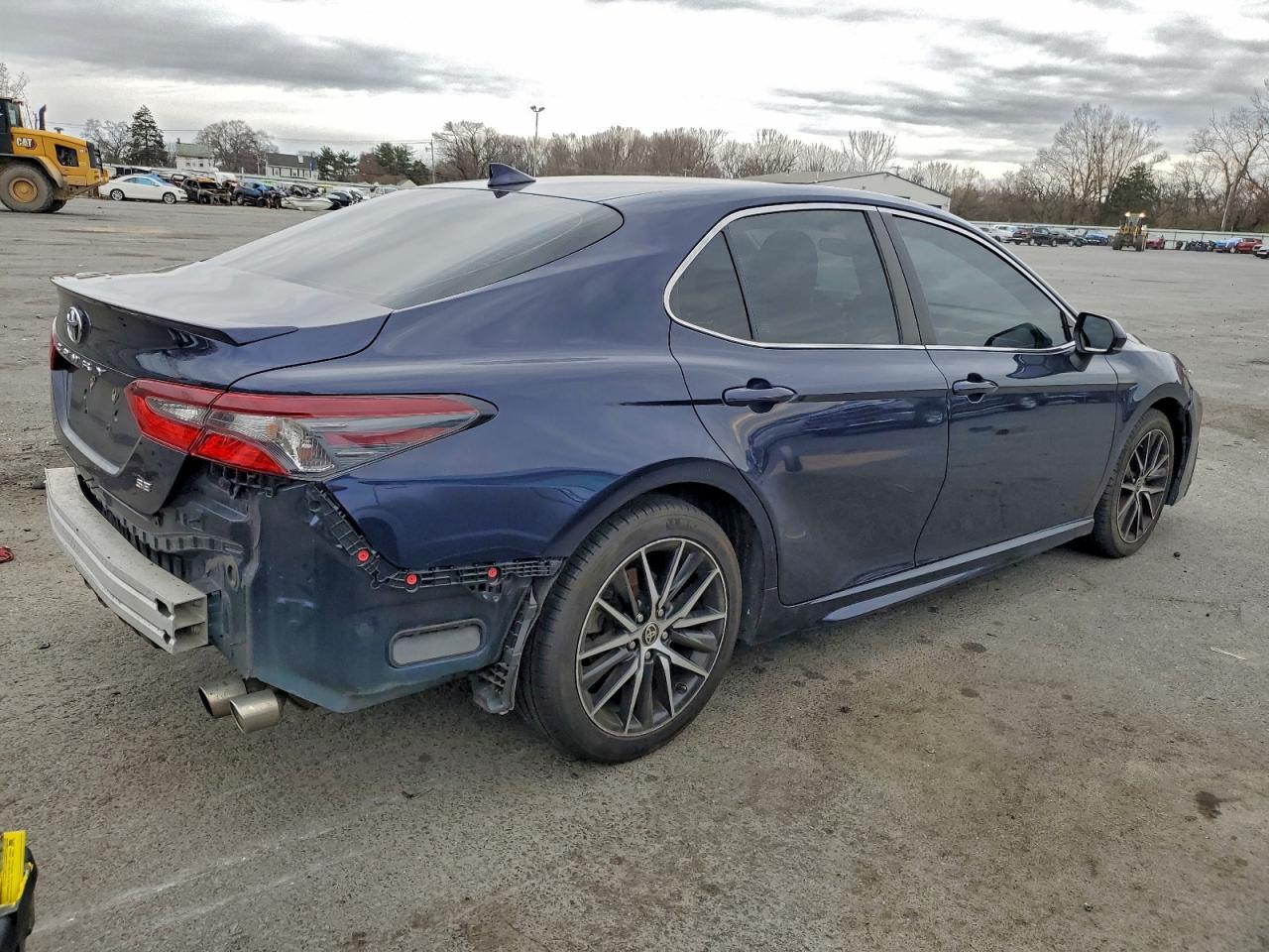 2021 Toyota Camry Se - Image 3